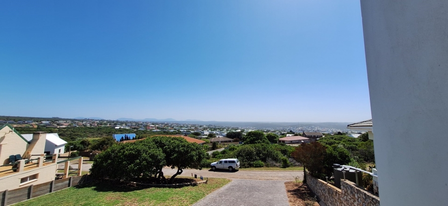 4 Bedroom Property for Sale in Stilbaai Wes Western Cape